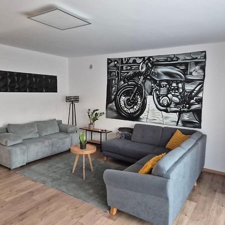 Toelgyes Apartmanhaz Szegedin Exterior foto