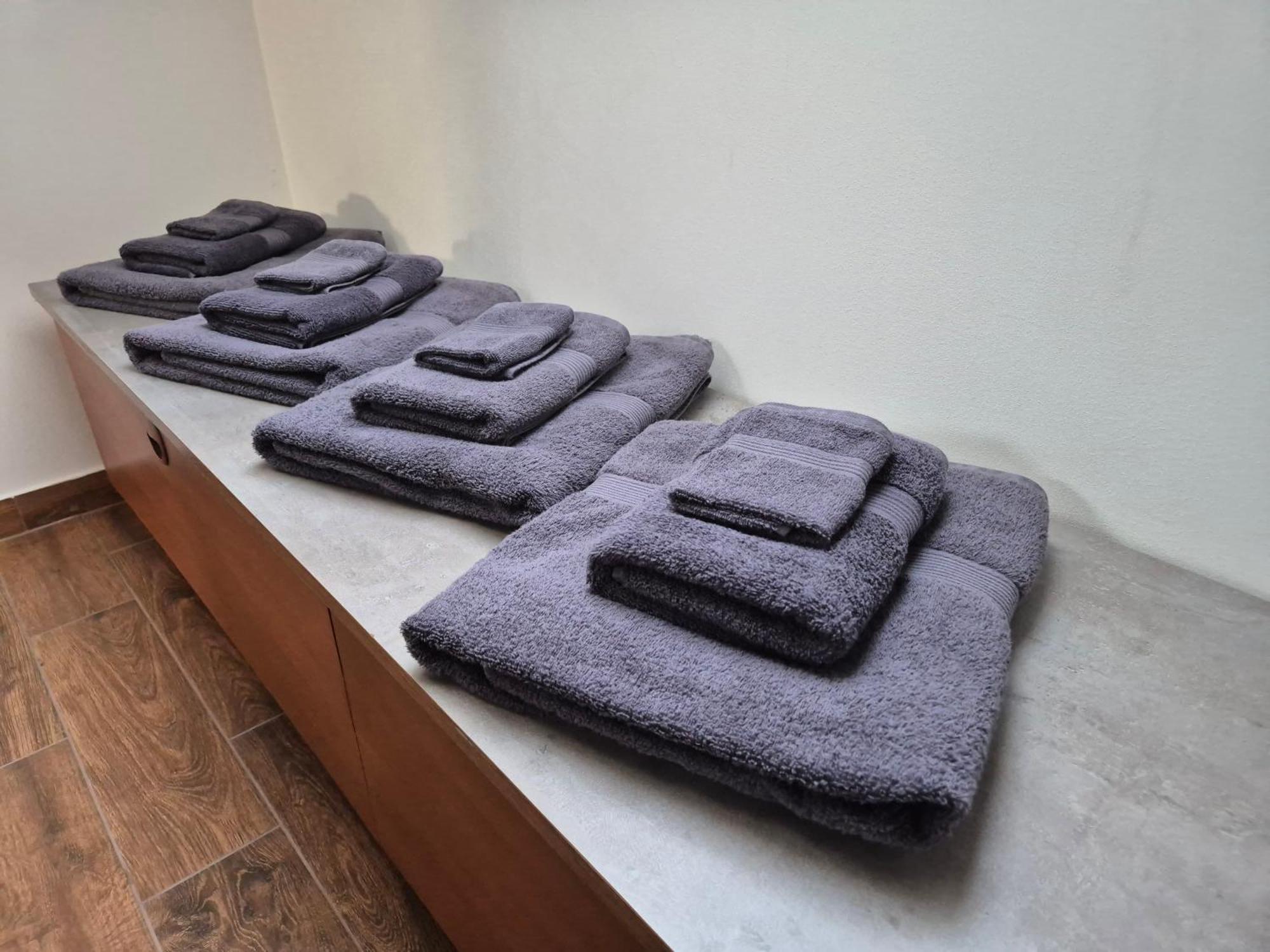 Toelgyes Apartmanhaz Szegedin Exterior foto
